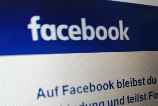 Facebook hat neue Alkohol Bestimmungen, dies bringt Probleme für Spirituosen Gruppen