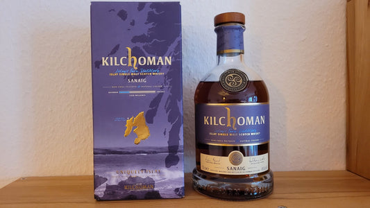 Flasche Kilchoman Sanaig Islay Single Malt Whisky vor der Verkostung