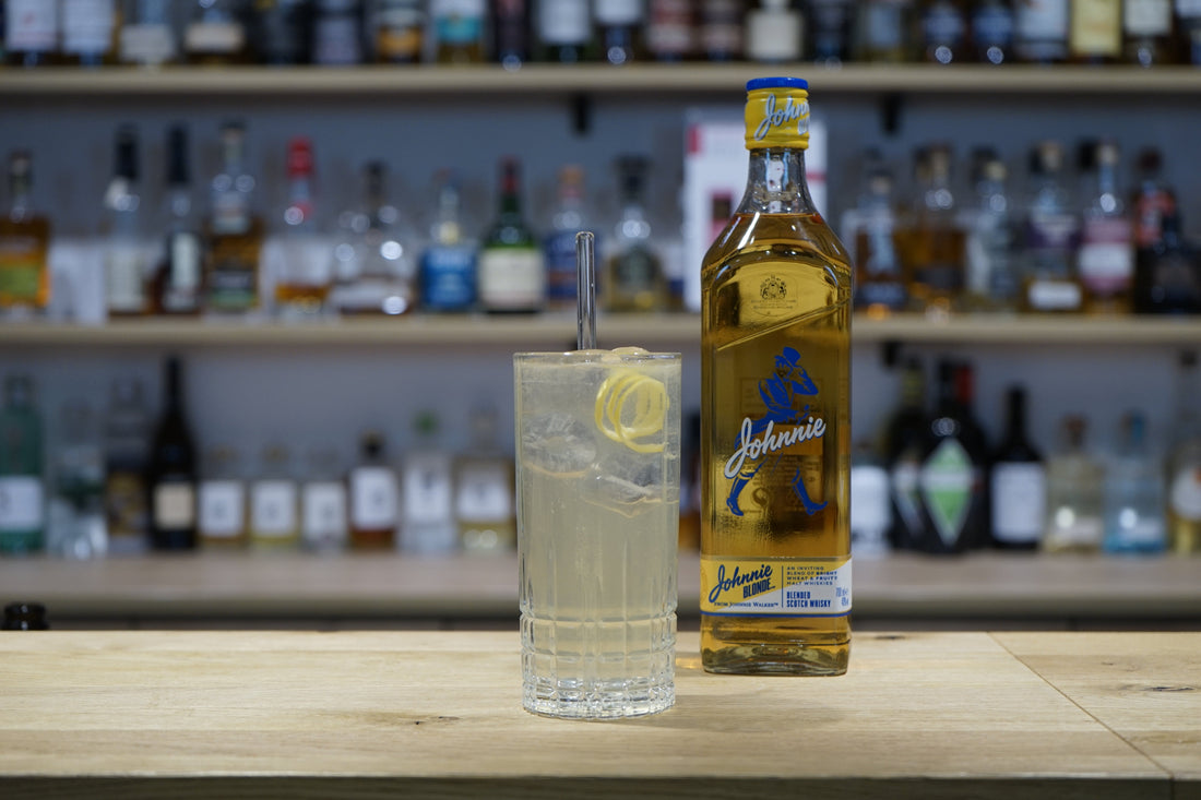 Johnnie and Ginger Highball mit Ingwer und Whisky