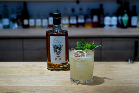Kalypso Island Rum-Cocktail mit Minze und Limette