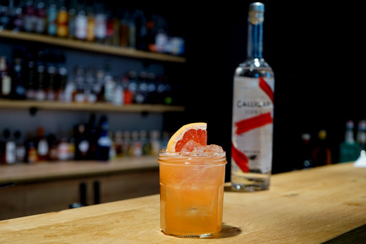 Ruby Cocktail mit Grapefruit, Aperol und Wodka
