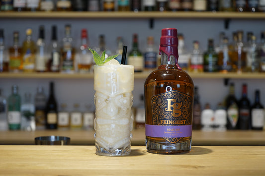 Staycation Tiki-Cocktail mit Minze und Rum